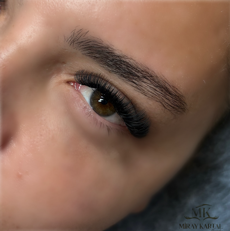 İpek Kirpik Uygulaması 1